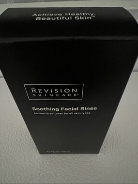 Revision Skincare Soothing Facial Rinse - Black